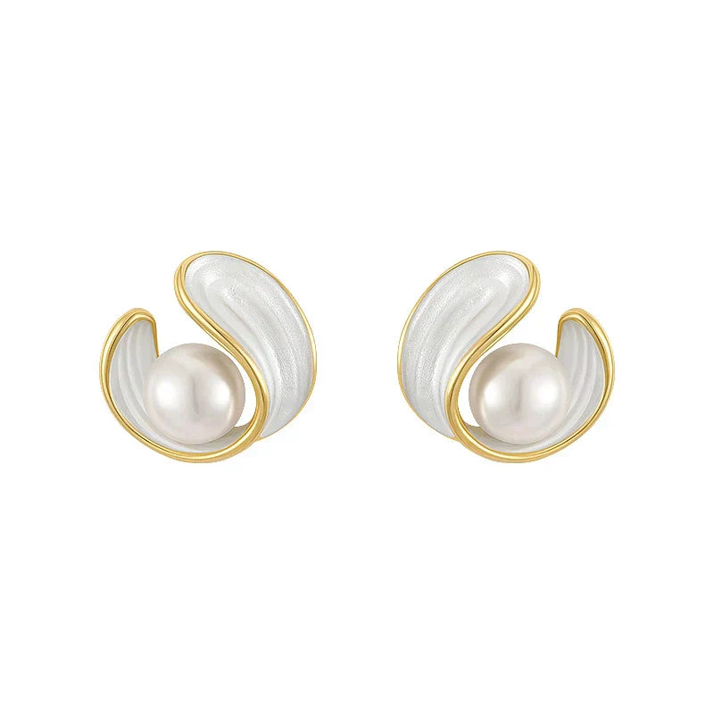 Elegant Gold Earrings Featuring White Opal and Pearl