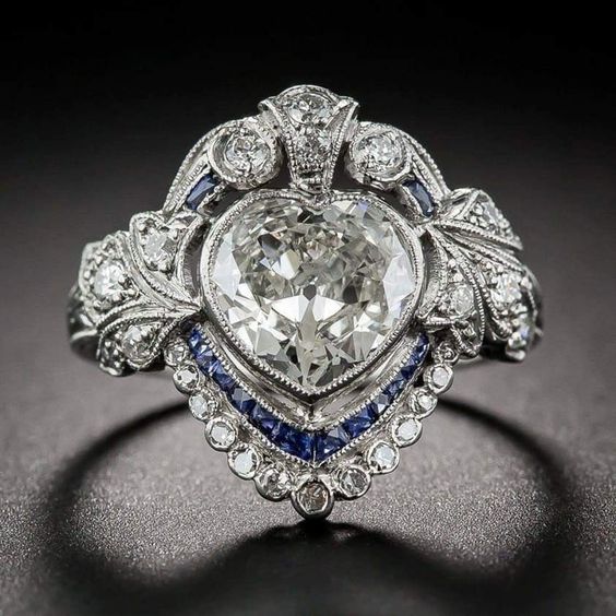 Retro Heart-Shaped Glass Ring