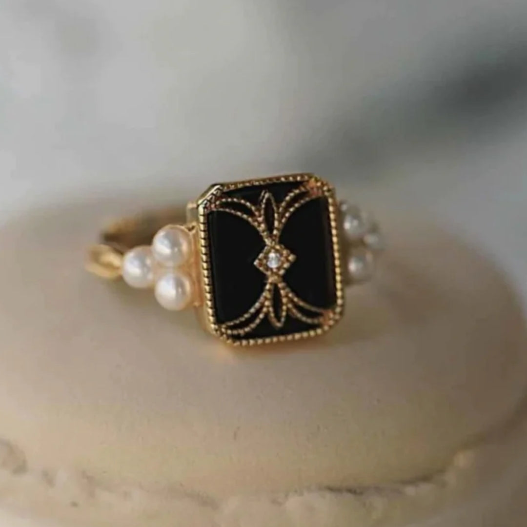 Classic Golden Ring with Vintage Black Pearl