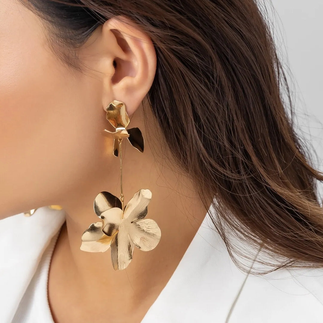 Retro Gold Floral Drop Earrings