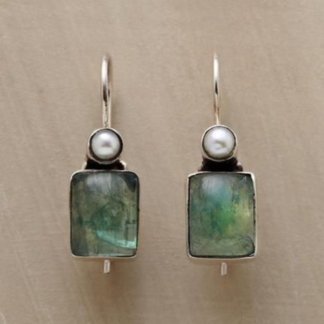 Retro Green Stone Inlaid Pearl Earrings
