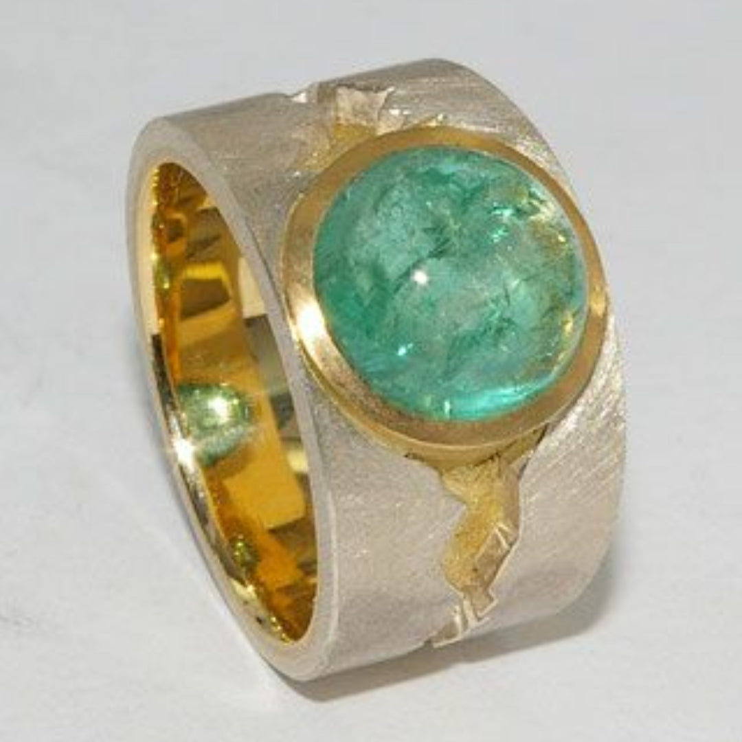 Antique Green Inlaid Stone Gold Ring