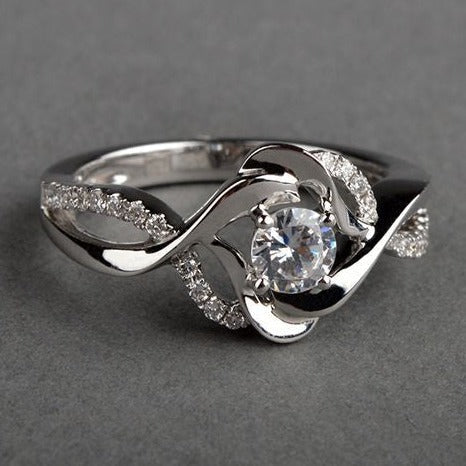 Retro Spiral Zirconia Ring