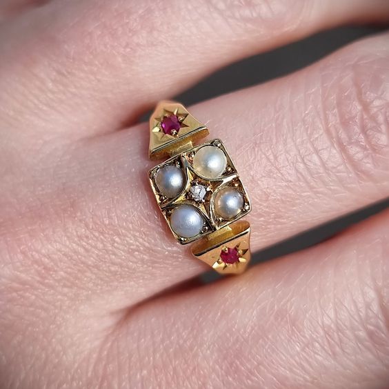 Antique Inlaid Pearl Square Ring