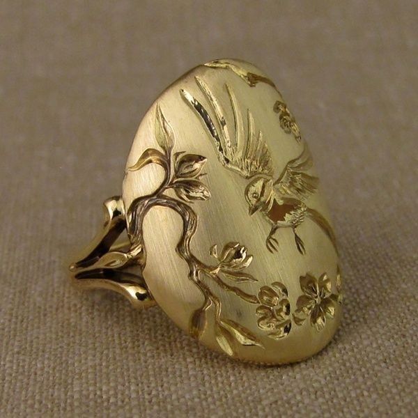Antique-Inspired Gold Nature Ring