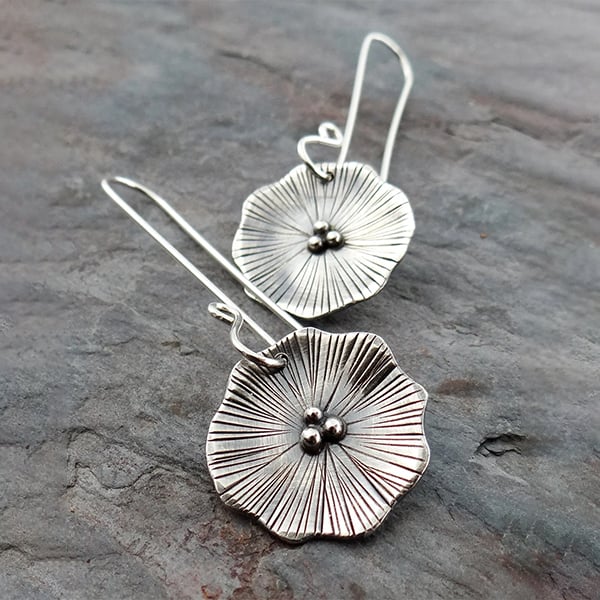 Heartfelt Poppy Earrings