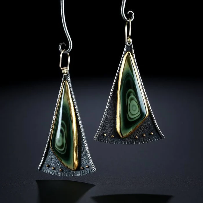 Retro Dark Green Earrings