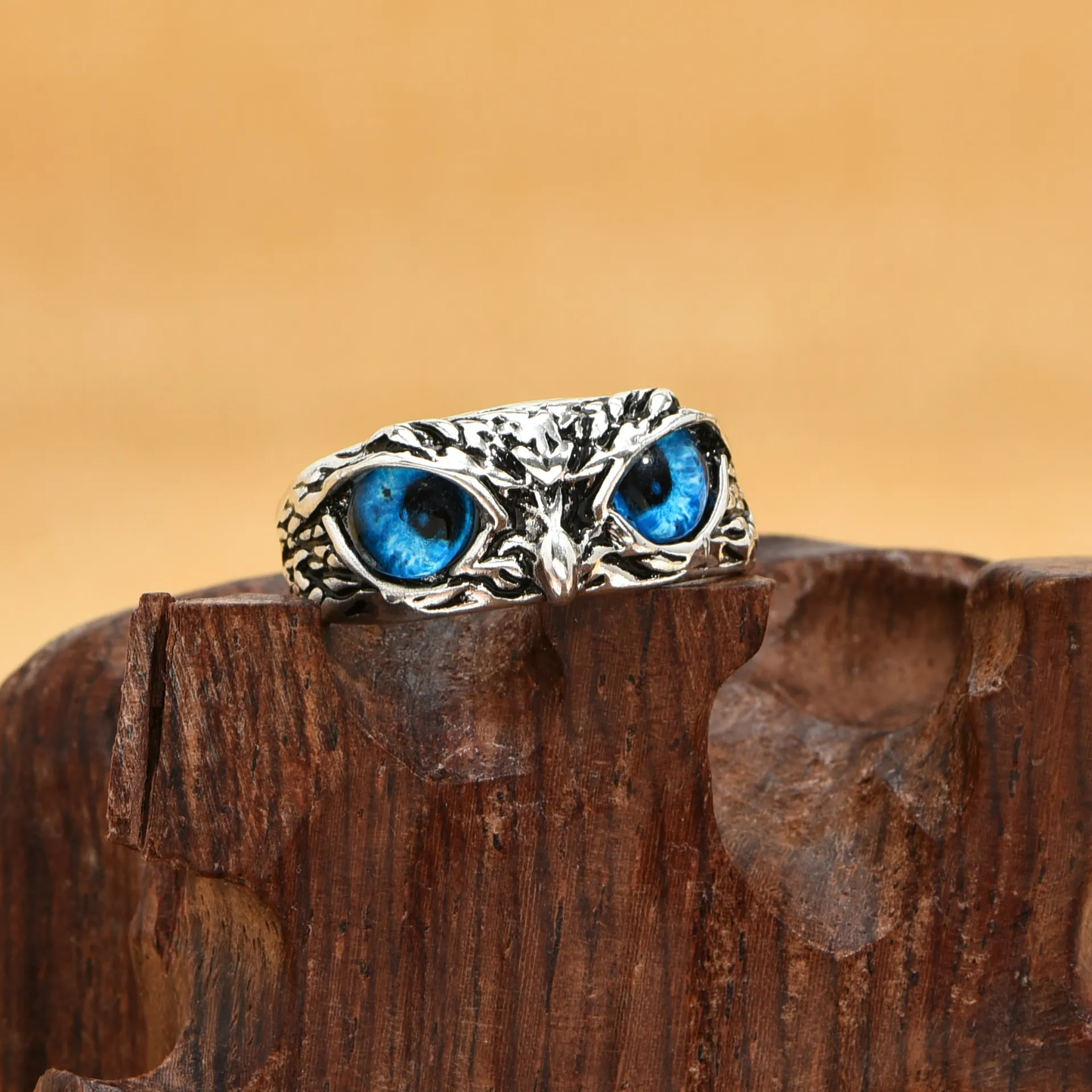 Retro Owl-Inspired Ring