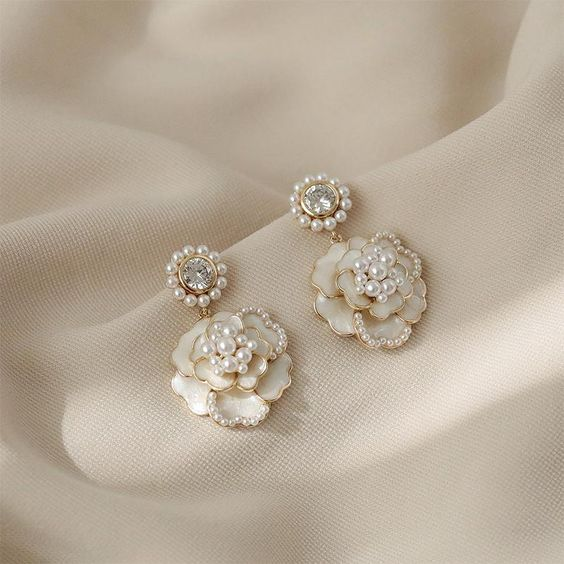 Chic White Blossom Pearl Earrings