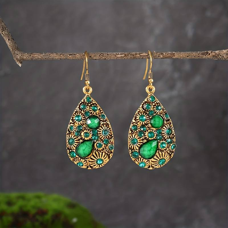 Retro Emerald Green Drop Earrings