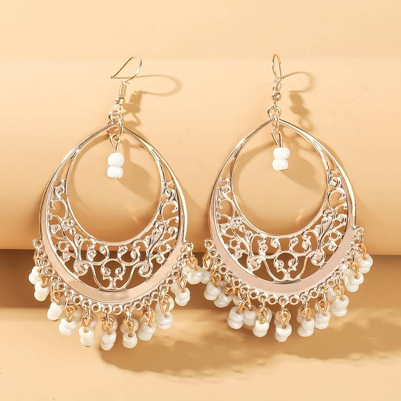 Retro White Beaded Mandala Earrings