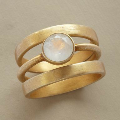Retro Gold Intarsia Moonstone Ring