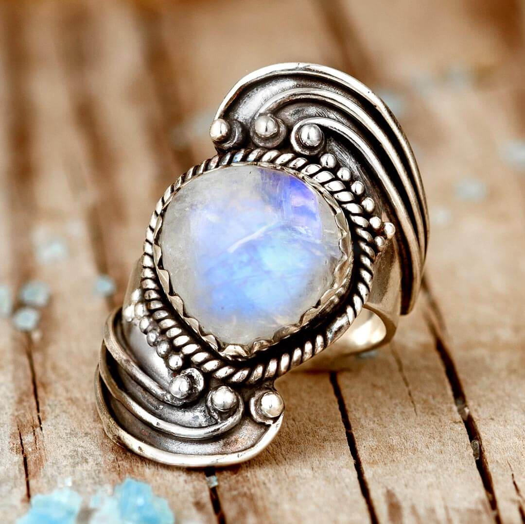 Retro Spiral Ring with Moonstone