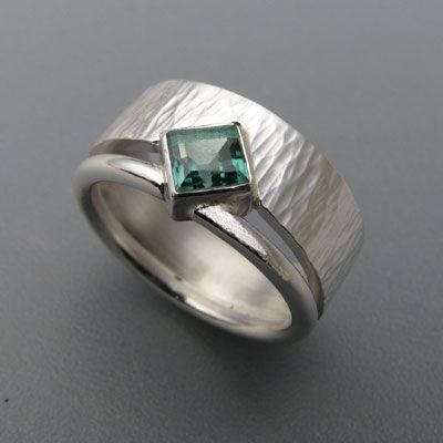 Antique Green Inlaid Crystal Silver Ring