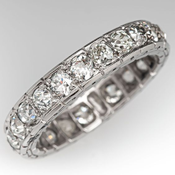 Classic Vintage Silver Ring with Zirconia