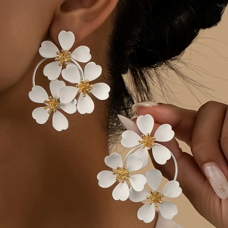 Retro White Floral Drop Earrings