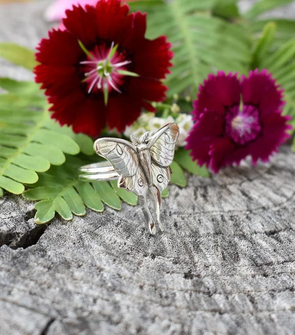Elegant Butterfly-Inspired Ring