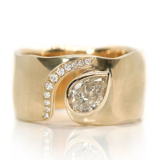 Retro Inlaid Zirconia Dangle Ring