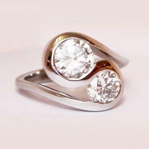 Retro Spiral Silver Zirconia Ring