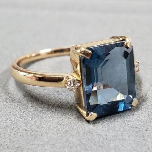 Retro Blue Cubic Glass Ring
