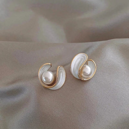 Elegant Gold Earrings Featuring White Opal and Pearl