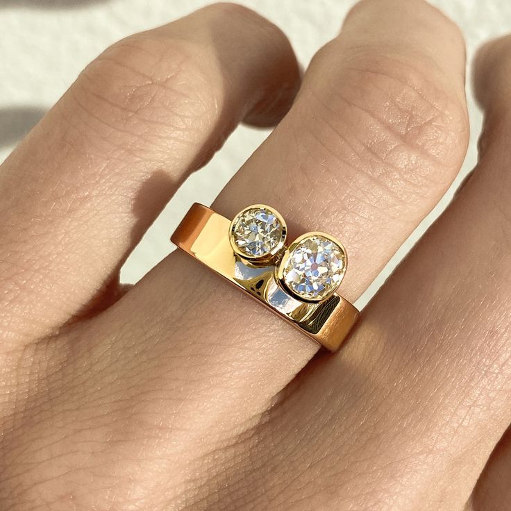 Classic Double Zirconia Gold Ring