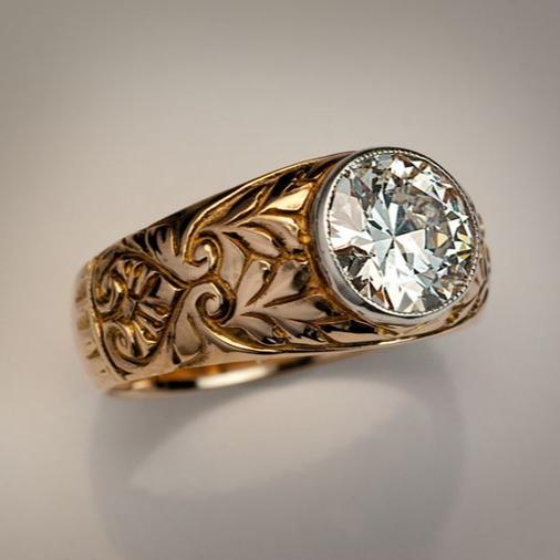 Antique Diamond-Engraved Ring