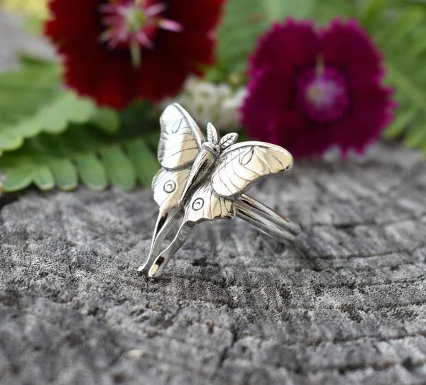 Elegant Butterfly-Inspired Ring