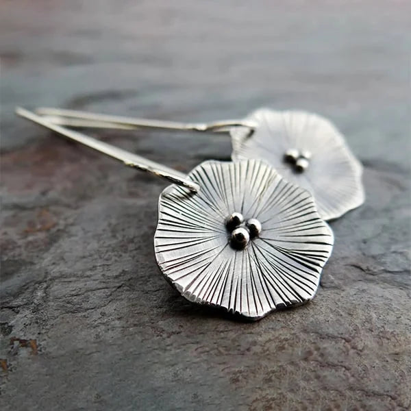 Heartfelt Poppy Earrings