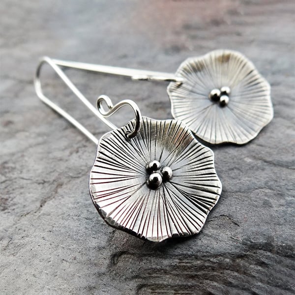 Heartfelt Poppy Earrings