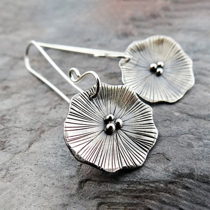 Heartfelt Poppy Earrings