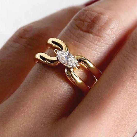 Retro Golden Zirconia Knotted Ring