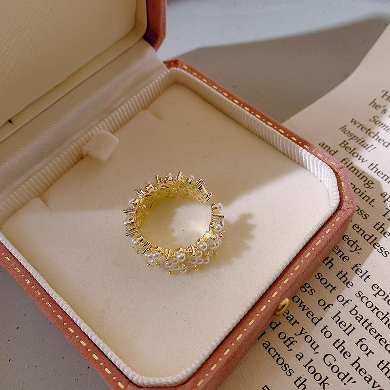 Elegant Gold Pearl Ring