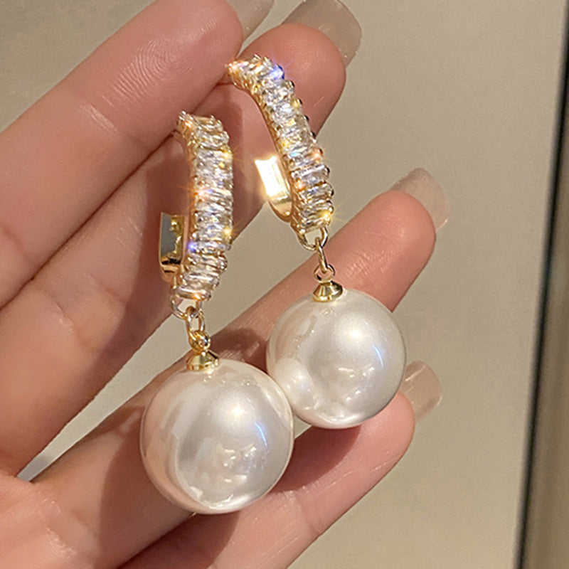 Elegant Pearl and Zirconia Luxury Earrings