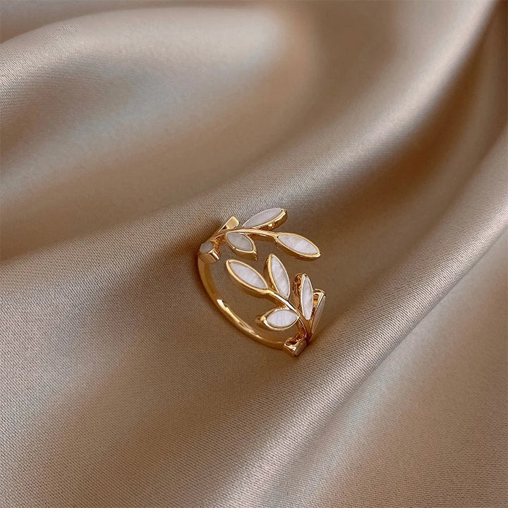 Graceful Leaf-Inspired Ring