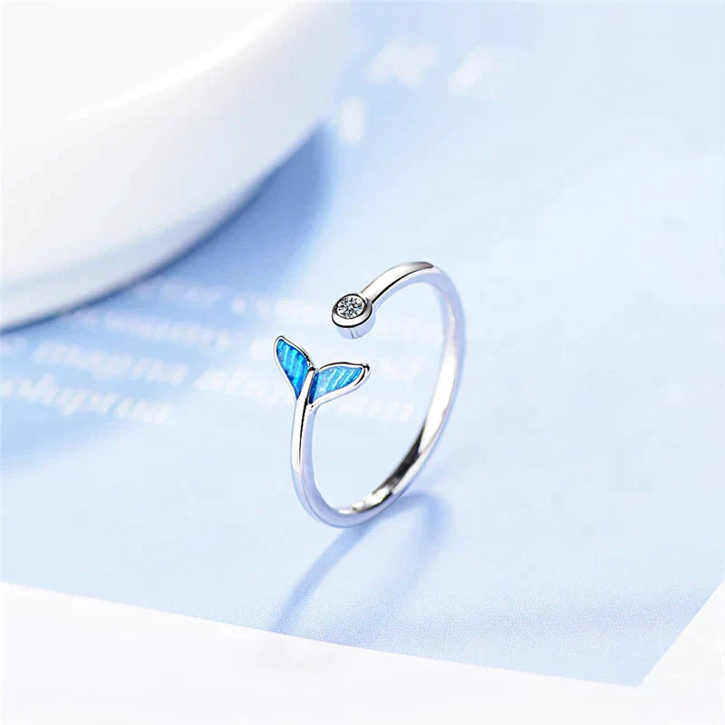 Silver Whale Tail Ring with Zirconia Accents