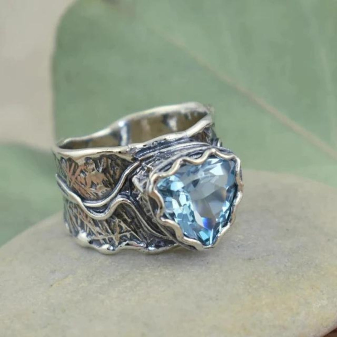 Exquisite Sapphire Carved Ring