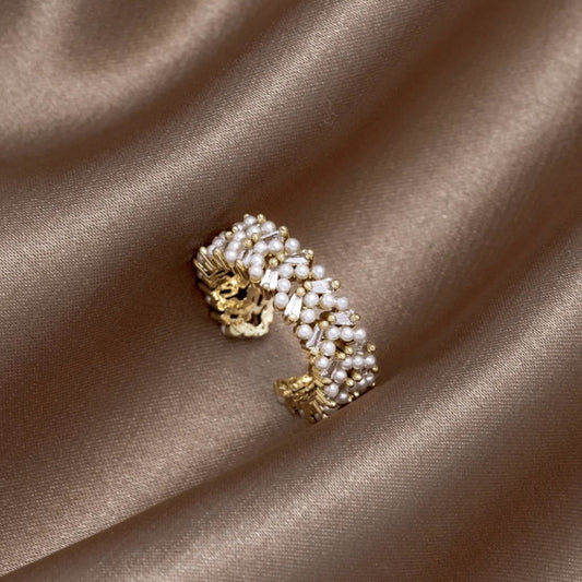 Elegant Gold Pearl Ring