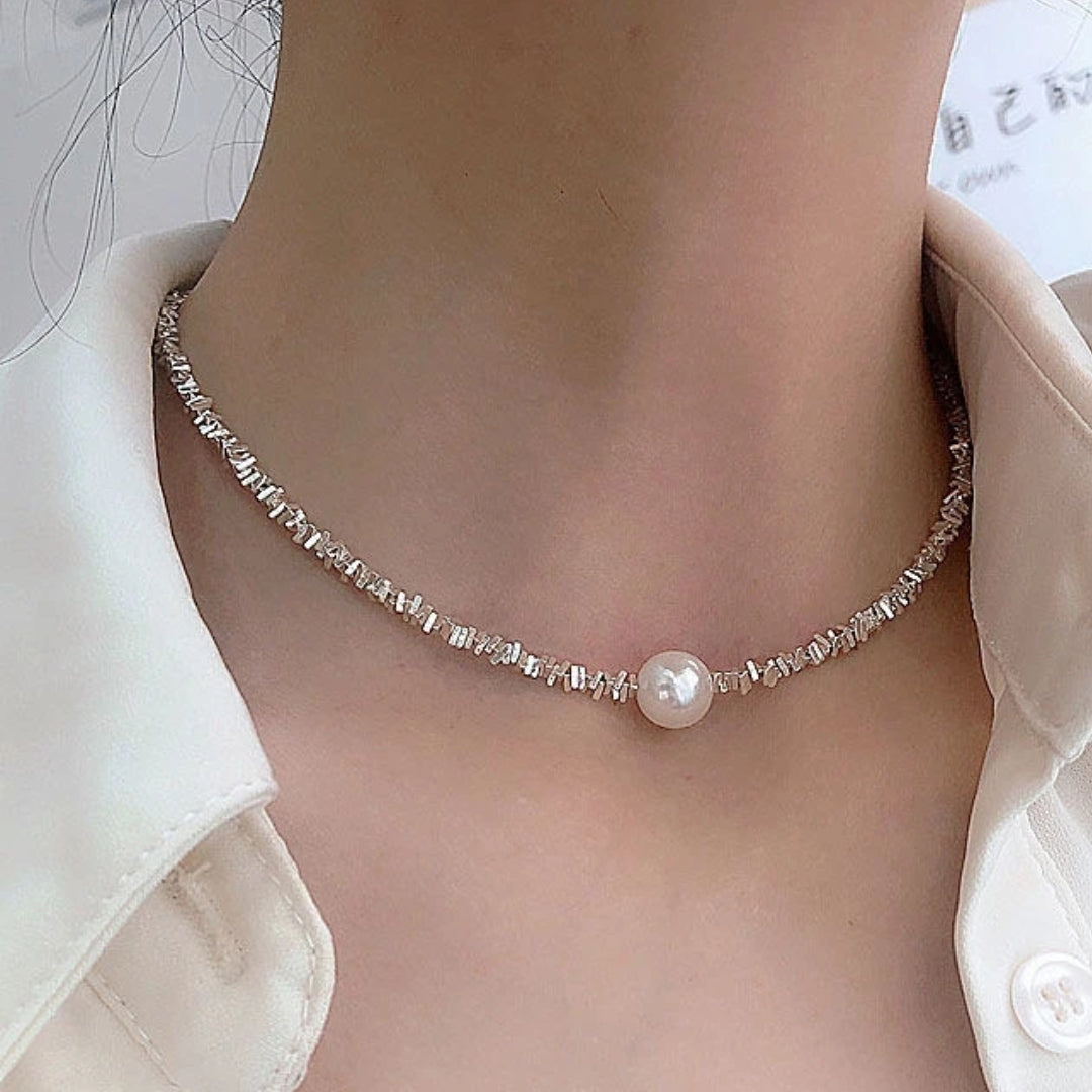 Chic Pearl Necklace