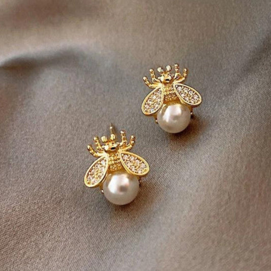 Chic Pearl Bee Earrings