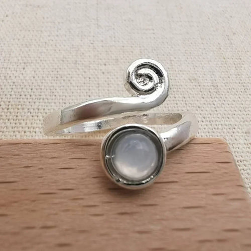 Retro Spiral Moonstone Ring