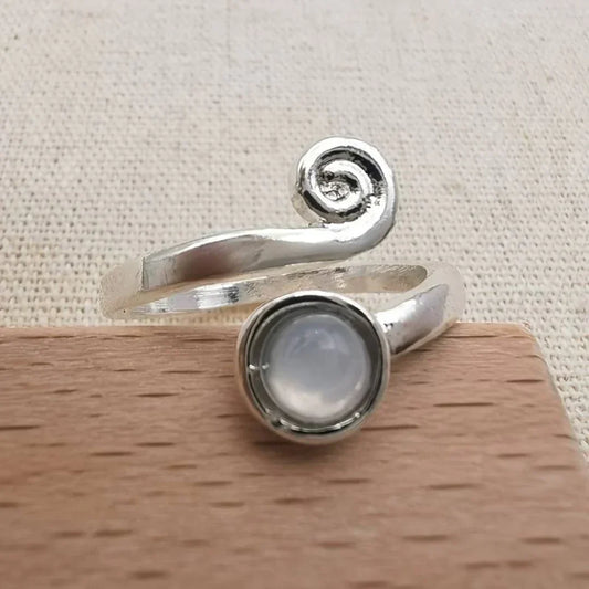 Retro Spiral Moonstone Ring