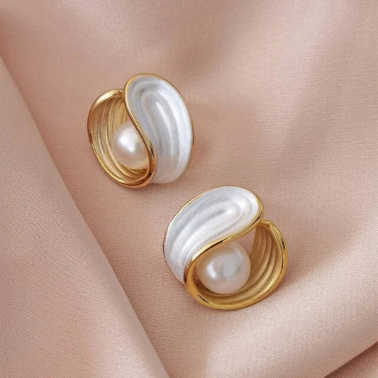 Elegant Gold Earrings Featuring White Opals and Pearls
