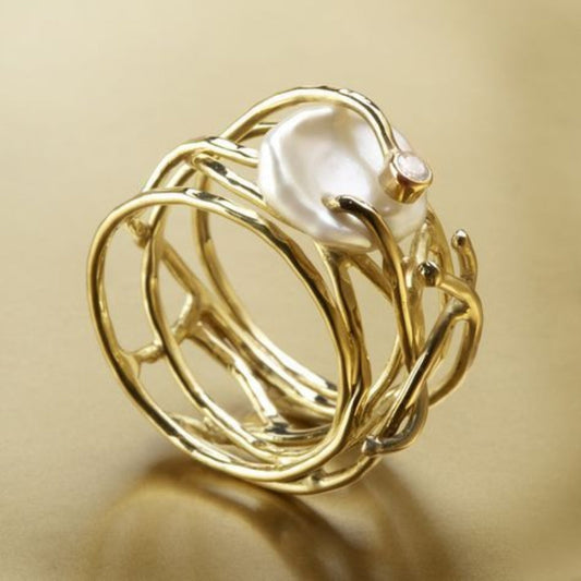 Elegant Vintage Gold and Pearl Ring