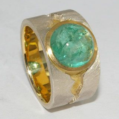 Antique Green Inlaid Stone Gold Ring