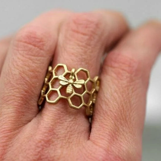 Retro Honeycomb Gold Ring