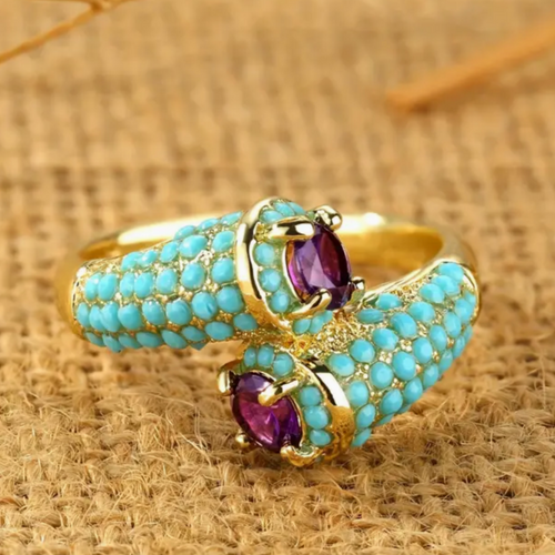 Antique Gold Ring with Inlaid Turquoise Stone