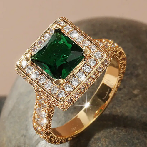 Retro Green Crystal Gold Ring with Cubic Design