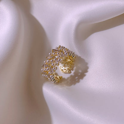Elegant Gold Pearl Ring