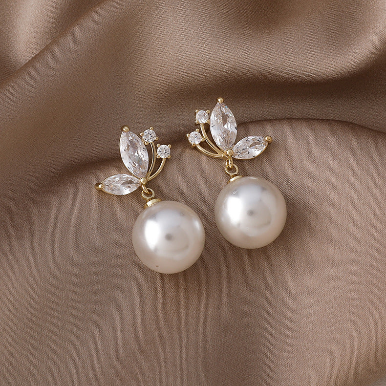 Elegant Pearl and Crystal Earrings
